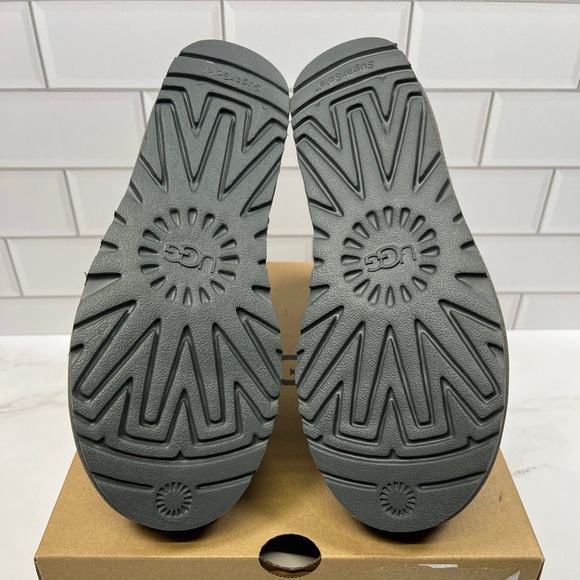 UGG Uggs Austrailia Gray Suede Classic II 2 Mini Boots Boot Cozy Fur - Picture 4 of 6